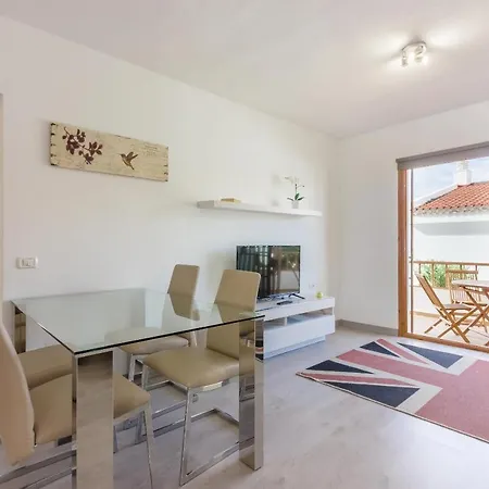 Bouganvilla 2A001 Apartment